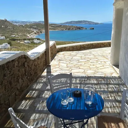Blue And White Mykonos Apartment *