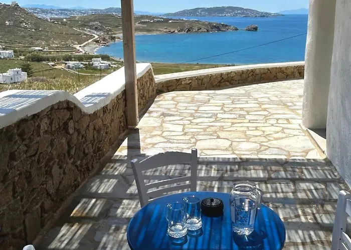 Blue And White Mykonos Apartment *